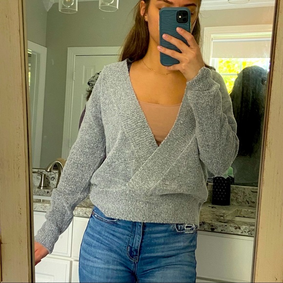 Forever 21 Sweaters - Forever 21 Grey Low Cut Grey Sweater Size Small
